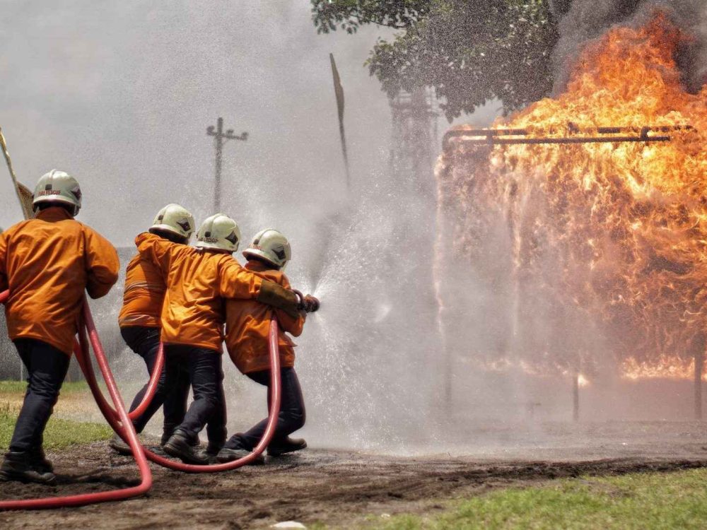 super-firefighter-image-4Z4S4QY.jpeg